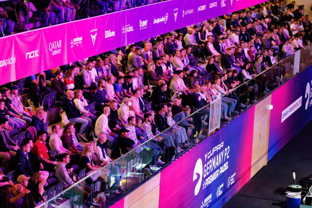 DÜSSELDORF, GERMANY - 10 OCTOBER 2026: Image shows a feature of attendence in CASTELLO Düsseldorf during CUPRA Germany Premier Padel P2 2026 Day 7: Semifinals at CASTELLO Düsseldorf on 10 10 2026 in Düsseldorf, Germany. Germany Copyright: xFröhlichxPascalx