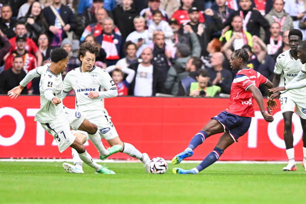 LOSC Lille v Le Havre Athletic Club - Ligue 1 McDonald s 2026 2027 Amir RICHARDSON of Le Havre, Dilane BAKWA of Lille and Ayumu SEKO of Le Havre AC during Ligue 1 McDonald s match between Lille and Le Havre at Stade Pierre-Mauroy on October 10, 2026 in Lille, France. Lille France  Copyright: xKevinxClementx 776573340
