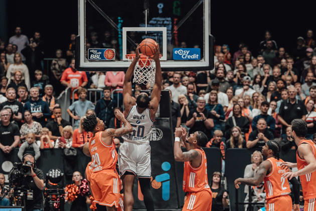 easyCredit Basketball Bundesliga, Matchday 5, Niners Chemnitz vs. Bayern Munich, October 10, 2026, starting at 4:00 p.m., Chemnitz, Chemnitz Arena. Pictured: 20 Urald King, 50 Austin Wiley, 22 Nighaeal Ceaser. easyCredit Basketball Bundesliga, Matchday 5, Niners Chemnitz vs. Bayern Munich, Chemnitz, Saxony, Germany Copyright: xEHLxMedia MichelxKöhlerx 20261010-Niners-Chemnitz-Bayern-M__nchen-117