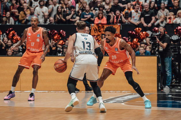 easyCredit Basketball Bundesliga, Matchday 5, Niners Chemnitz vs. Bayern Munich, October 10, 2026, starting at 4:00 p.m., Chemnitz, Chemnitz Arena. Pictured: 17 Darion Atkins, 13 Andreas Obst, 20 Urald King. easyCredit Basketball Bundesliga, Matchday 5, Niners Chemnitz vs. Bayern Munich, Chemnitz, Saxony, Germany Copyright: xEHLxMedia MichelxKöhlerx 20261010-Niners-Chemnitz-Bayern-M__nchen-120