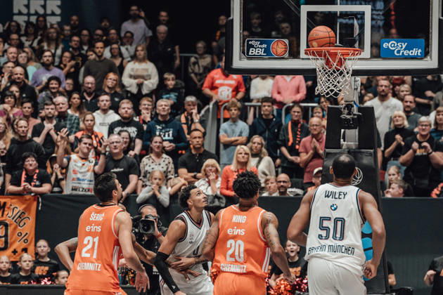 easyCredit Basketball Bundesliga, Matchday 5, Niners Chemnitz vs. Bayern Munich, October 10, 2026, starting at 4:00 p.m., Chemnitz, Chemnitz Arena. Pictured: 21 Mateo Seric, 20 Urald King, 50 Austin Wiley. easyCredit Basketball Bundesliga, Matchday 5, Niners Chemnitz vs. Bayern Munich, Chemnitz, Saxony, Germany Copyright: xEHLxMedia MichelxKöhlerx 20261010-Niners-Chemnitz-Bayern-M__nchen-123