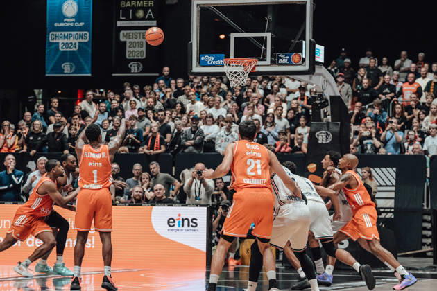 easyCredit Basketball Bundesliga, Matchday 5, Niners Chemnitz vs. Bayern Munich, October 10, 2026, starting at 4:00 p.m., Chemnitz, Chemnitz Arena. In Photo 01: Oscar da Silva, 21 Mateo Seric easyCredit Basketball Bundesliga, Matchday 5, Niners Chemnitz vs. Bayern Munich, Chemnitz, Saxony, Germany Copyright: xEHLxMedia MichelxKöhlerx 20261010-Niners-Chemnitz-Bayern-M__nchen-134