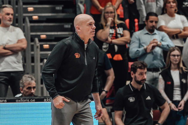 easyCredit Basketball Bundesliga, Matchday 5, Niners Chemnitz vs. Bayern Munich, October 10, 2026, starting at 4:00 p.m., Chemnitz, Chemnitz Arena. Pictured: Head Coach Rodrigo Pastore. easyCredit Basketball Bundesliga, Matchday 5, Niners Chemnitz vs. Bayern Munich, Chemnitz, Saxony, Germany Copyright: xEHLxMedia MichelxKöhlerx 20261010-Niners-Chemnitz-Bayern-M__nchen-135