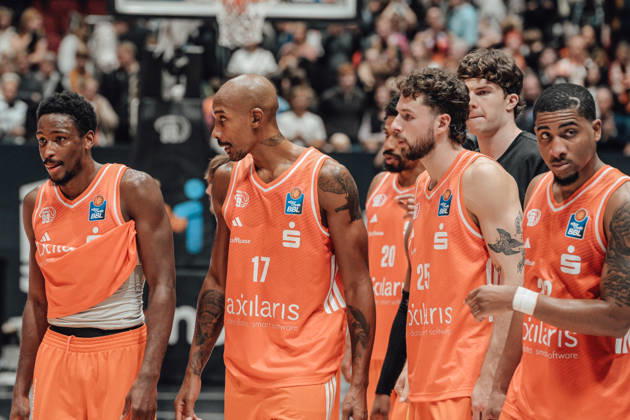 easyCredit Basketball Bundesliga, Matchday 5, Niners Chemnitz vs. Bayern Munich, October 10, 2026, starting at 4:00 p.m., Chemnitz, Chemnitz Arena. Pictured: 17 Darion Atkins, 25 Ben Burnham, 22 Nighaeal Ceaser easyCredit Basketball Bundesliga, Matchday 5, Niners Chemnitz vs. Bayern Munich, Chemnitz, Saxony, Germany Copyright: xEHLxMedia MichelxKöhlerx 20261010-Niners-Chemnitz-Bayern-M__nchen-137