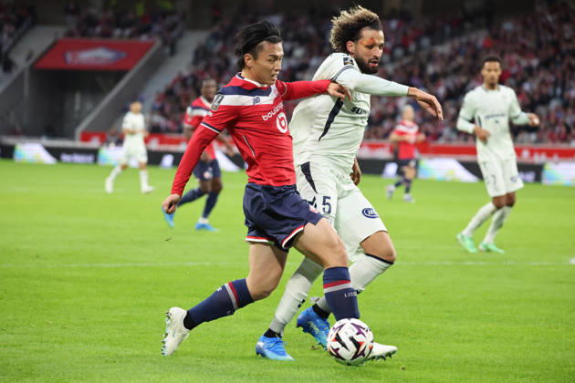 FOOTBALL : LOSC Lille vs Le Havre - Ligue 1 - 10 10 2026 Ayase UEDA (LOSC Lille) et Ahmed TOUBA (Havre AC) lors du match LOSC Lille vs Le Havre, Ligue 1, Decathlon Arena stade Pierre Mauroy, le 10 octobre 2026 - photo Laurent Sanson PsnewZ  Copyright: xLaurentxSANSONx xPsnewZx