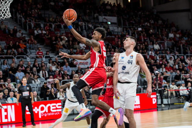 Bamberg, Germany, October 10, 2026; easyCredit BBL 2026–2027, Matchday 5; BMA365 Bamberg Baskets vs. Syntainics MBC; Pictured: Mylik Wilson of Bamberg drives to the basket; Brose Arena, Bavaria Copyright: xFotostandx xSchmittx