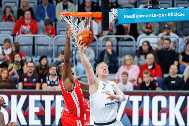 Hason Ward, BMA365 Bamberg Baskets, 20; Collin Welp, Syntainics MBC, 40; BMA365 Bamberg Baskets vs. Syntainics MBC, Basketball, easyCredit BBL, Matchday 5, October 10, 2026 BMA365 Bamberg Baskets vs. Syntainics MBC, Basketball, easyCredit BBL, Matchday 5, October 10, 2026 Bamberg Copyright: xEibner-Pressefoto G.xSantemizx EP_EER
