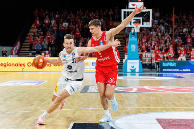 Spencer Reaves, Syntainics MBC, 31; Richard Balint, BMA365 Bamberg Baskets, 11; BMA365 Bamberg Baskets vs. Syntainics MBC, Basketball, easyCredit BBL, Matchday 5, October 10, 2026 BMA365 Bamberg Baskets vs. Syntainics MBC, Basketball, easyCredit BBL, Matchday 5, October 10, 2026 Bamberg Copyright: xEibner-Pressefoto G.xSantemizx EP_EER