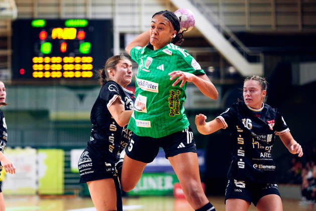 Annika Distel, SG Nürtingen-Zizishausen, 25, NAOMI CONZE, Füchse Berlin, 05, Maileen Seeger SG Nürtingen Zizishausen, 16, GER, Women’s Handball Bundesliga 2, Füchse Berlin vs. SG Nürtingen Zizishausen, 2026–27 season, Matchday 5, October 10, 2026, GER, Women’s Handball Bundesliga 2, Fuechse Berlin vs. SG Nuertingen Zizishausen, 2026–27 season, Matchday 5, October 10, 2026, Berlin Copyright: xClaudiusxRauch,xEibner-Pressefotox xClaudiusxRauchx EP_CRH