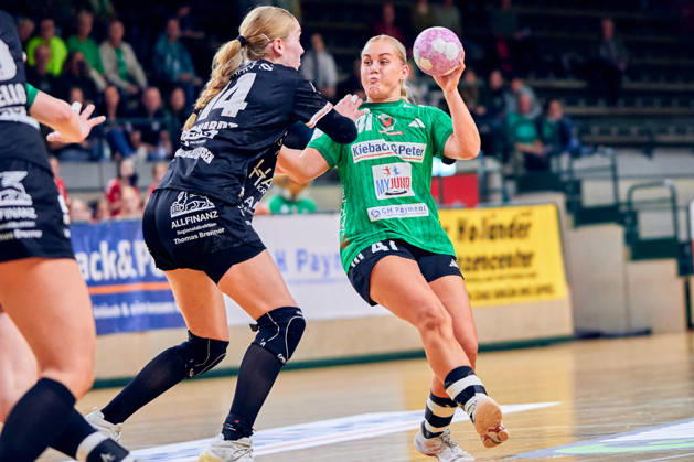 ANOUK NIEUWENWEG, Fuechse Berlin, 47; Nora Erhardt, SG Nürtingen Zizishausen, 14; GER, Women s Handball Bundesliga 2, Fuechse Berlin vs. SG Nürtingen Zizishausen, 2026–27 season, Matchday 5, October 10, 2026 GER, Women’s Handball Bundesliga 2, Fuechse Berlin vs. SG Nuertingen Zizishausen, 2026–27 season, Matchday 5, October 10, 2026 Berlin Copyright: xClaudiusxRauch,xEibner-Pressefotox xClaudiusxRauchx EP_CRH