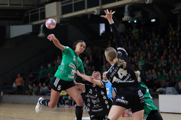 October 10, 2026, Reinickendorfer Füchse Women vs. SG Nürtingen Zizishausen, Matchday 5, 2nd Bundesliga, HBF, Handball, Sömmeringhalle, Naomi Conze of the Reinickendorfer Füchse Women, No. 05, shoots the ball, Berlin, Berlin, Germany