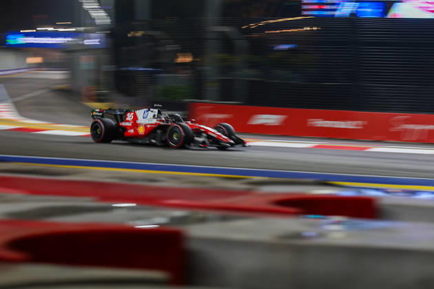 2026 Formula 1 Singapore Grand Prix SINGAPORE - OCTOBER 10: Ferrari s driver Charles Leclerc during the Qualifying Session at the Formula One Grand Prix of Singapore, at the Marina Bay Street Circuit in Singapore, on October 10, 2026. Daniel Ceng Anadolu Singapore Singapore. Editorial use only. Please get in touch for any other usage.  Copyright: x2026xAnadoluxDanielxCengx