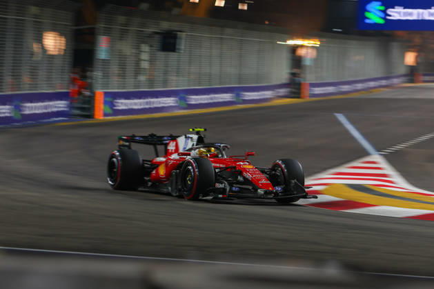 2026 Formula 1 Singapore Grand Prix SINGAPORE - OCTOBER 10: Ferrari s driver Lewis Hamilton during the Qualifying Session at the Formula One Grand Prix of Singapore, at the Marina Bay Street Circuit in Singapore, on October 10, 2026. Daniel Ceng Anadolu Singapore Singapore. Editorial use only. Please get in touch for any other usage.  Copyright: x2026xAnadoluxDanielxCengx