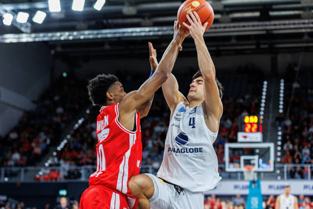 Mylik Wilson, BMA365 Bamberg Baskets, 10; Vuk Radojicic, Syntainics MBC, 04; BMA365 Bamberg Baskets vs. Syntainics MBC, Basketball, easyCredit BBL, Matchday 5, October 10, 2026 BMA365 Bamberg Baskets vs. Syntainics MBC, Basketball, easyCredit BBL, Matchday 5, October 10, 2026 Bamberg Copyright: xEibner-Pressefoto G.xSantemizx EP_EER