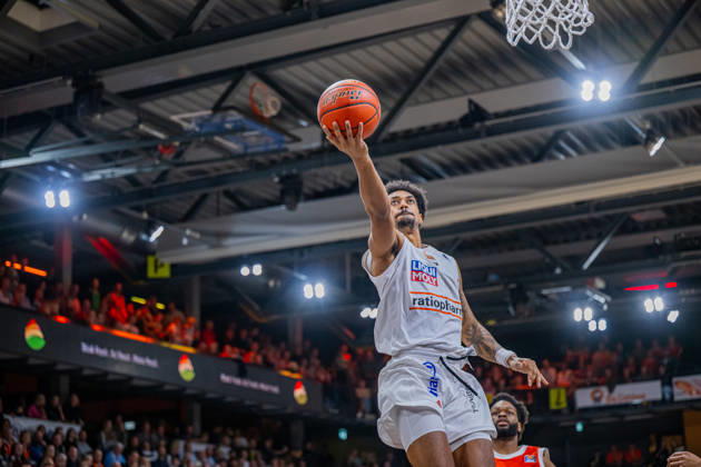 1 Basketball Bundesliga, easyCredit BBL, 2026–2027 Season, Men s Division, Regular Season, Matchday 5, October 10, 2026, RASTA Vechta vs. ratiopharm Ulm: Ibi Watson scores 2 for ratiopharm Ulm on a layup at the RASTA Dome in Vechta, Lower Saxony, Germany