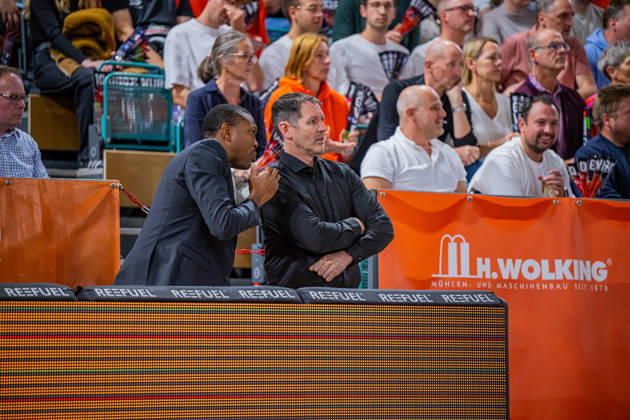 1 Basketball Bundesliga, easyCredit BBL, 2026–2027 Season, Men s Division, Regular Season, Matchday 5, October 10, 2026, RASTA Vechta vs. ratiopharm Ulm; Ty Harrelson, Head Coach of ratiopharm Ulm, in conversation with Tyron McCoy, Assistant Coach of ratiopharm Ulm; Vechta, RASTA Dome, Lower Saxony, Germany