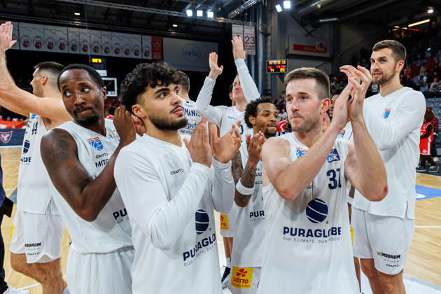 Team, squad, cheering, celebration, positive emotions, positive emotion, end of the game, BMA365 Bamberg Baskets vs. Syntainics MBC, basketball, easyCredit BBL, Matchday 5, October 10, 2026 BMA365 Bamberg Baskets vs. Syntainics MBC, basketball, easyCredit BBL, Matchday 5, October 10, 2026 Bamberg Copyright: xEibner-Pressefoto G.xSantemizx EP_EER