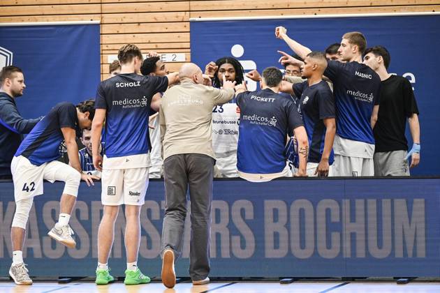 Basketball 2nd Bundesliga ProA VfL Sparkassen Stars Bochum vs. BG Göttingen ** FOR EDITORIAL USE ONLY ** EDITORIAL USE ONLY ** p VfL Sparkassen Stars Bochum, in blue and white, will play against BG Göttingen, in purple, on Saturday, October 10, 2026, in the Basketball 2 Bundesliga ProA at the Rundsporthalle in Bochum, Germany (North Rhine-Westphalia), Bochum. Copyright VladimirxWegener Copyright: VladimirxWegener doc87z1d5s6upes5y8o8nv ,EDITORIAL USE ONLY Copyright: VladimirxWegener