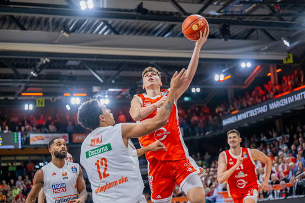 1 Basketball Bundesliga, easyCredit BBL, 2026–2027 Season, Men s Division, Regular Season, Matchday 5, October 10, 2026, RASTA Vechta vs. ratiopharm ulm, Dominik Dolic 8, RASTA Vechta on a layup, Vechta RASTA Dome, Lower Saxony, Germany