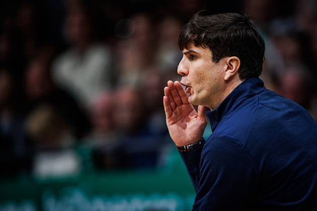 Pedro Calles, head coach of Alba Berlin, on the sidelines; emotions; gestures; body language; facial expressions; cutout image: Vet Concept Gladiators Trier vs. Alba Berlin, basketball, easyCredit BBL, Matchday 5, 2026–2027 season, October 10, 2026, Vet Concept Gladiators Trier vs. Alba Berlin, basketball, easyCredit BBL, Matchday 5, 2026–2027 season, October 10, 2026 Copyright: xEibnerxPressefotox EP_ANS