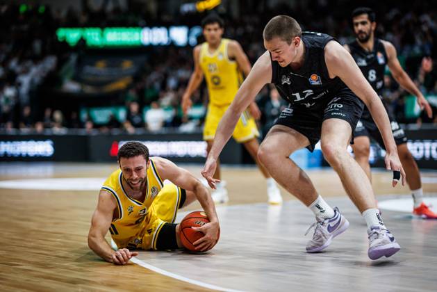 Jordan Ford of Alba Berlin goes head-to-head with Marten Linssen of the Gladiators Trier, Action: Vet Concept Gladiators Trier vs. Alba Berlin, Basketball, easyCredit BBL, Matchday 5, 2026–2027 Season, October 10, 2026, Vet Concept Gladiators Trier vs. Alba Berlin, Basketball, easyCredit BBL, Matchday 5, 2026–2027 season, October 10, 2026 Copyright: xEibnerxPressefotox EP_ANS