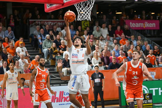 Adam Atamna of ratiopharm Ulm scores a basket. RASTA Vechta vs. ratiopharm Ulm, easyCredit Basketball Bundesliga, Matchday 5, 2026–2027 season, October 10, 2026, RASTA Vechta vs. ratiopharm Ulm, easyCredit Basketball Bundesliga, Matchday 5, 2026–2027 season, October 10, 2026, Vechta Copyright: xEibner-Pressefoto RobertxGertzenx EP_RGN