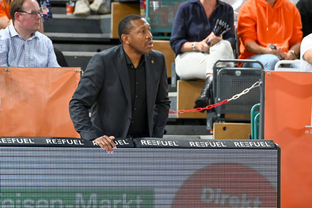 Tyron McCoy, ratiopharm Ulm, Assistant Coach; RASTA Vechta vs. ratiopharm Ulm, easyCredit Basketball Bundesliga, Matchday 5, 2026–2027 Season, October 10, 2026, RASTA Vechta vs. ratiopharm Ulm, easyCredit Basketball Bundesliga, Matchday 5, 2026–2027 season, October 10, 2026, Vechta Copyright: xEibner-Pressefoto RobertxGertzenx EP_RGN