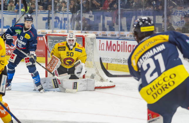 October 10, 2026, Quinto, Gottardo Arena, NL: HC Ambri Piotta vs. SC Bern; 50 saves by Bern goalkeeper Christof Von Burg against 21 shots by Luc Bachmann (Ambri); Quinto, Gottardo Arena, Ticino, Switzerland Copyright: xJustPictures.ch JarixPestelaccix jp-en-JaPe-JP6_JAr_NL_HCAP_SCBern_10Ott2026_000042