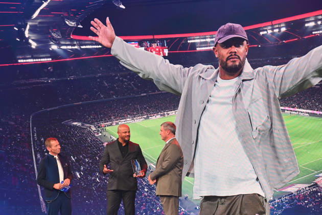 Coach Vincent KOMPANY of Bayern Munich with the Honorary Award from Bavarian Minister-President Markus SOEDER; Host Markus OTHMER; 2026 Bavarian Sports Award at BMW Welt; Red Carpet on October 10, 2026
