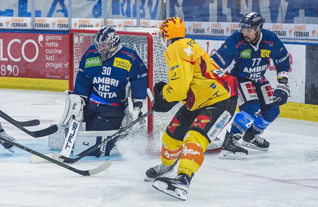October 10, 2026, Quinto, Gottardo Arena, NL: HC Ambri Piotta vs. SC Bern; 30 saves by Ambri goaltender Philip Wuthrich against Bern s top scorer Ian Mitchell; Quinto, Gottardo Arena, Ticino, Switzerland Copyright: xJustPictures.ch JarixPestelaccix jp-en-JaPe-JP6_JAr_NL_HCAP_SCBern_10Ott2026_000097