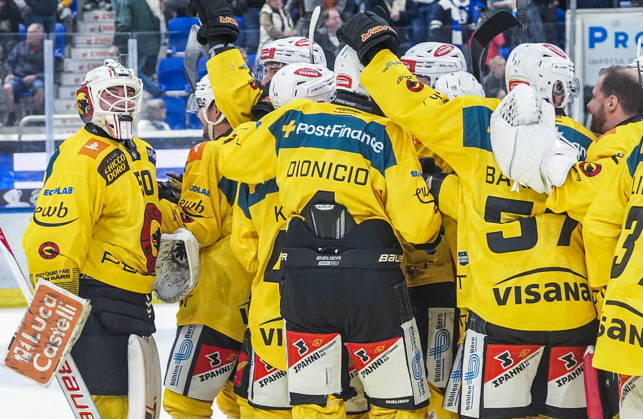 October 10, 2026, Quinto, Gottardo Arena, NL: HC Ambri Piotta vs. SC Bern; SC Bern celebrates overtime victory at the Gottardo Arena in Quinto, Ticino, Switzerland Copyright: xJustPictures.ch JarixPestelaccix jp-en-JaPe-JP6_JAr_NL_HCAP_SCBern_10Ott2026_000176