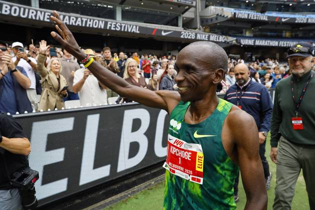 October 11, 2026, Melbourne, Victoria State, Australia: Elite marathon athlete Eliud Kipchoge is seen after completing the Melbourne Marathon..The Nike Melbourne Marathon Festival brings together elite athletes, recreational runners and participants of different ages and abilities for a major running event in Melbourne. The 2026 festival is expected to attract approximately 66,000 participants across all events over two days, including 20,000 runners in the full marathon. The festival features multiple distances, with participants finishing inside the Melbourne Cricket Ground Melbourne Australia - ZUMAs197 20261011_aaa_s197_008 Copyright: xYexMyoxKhantx Melbourne Marathon Festival In Melbourne, Australia †11 Oct 2026 - ZUMA0869 0869138695st Copyright: xIMAGO YexMyoxKhantx