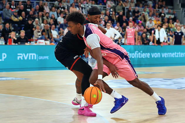 From left in a one-on-one matchup: Kyndahl Huegel (SBB Baskets Wolmirstedt), 5, Chuck Harris (MLP Academics Heidelberg), 0 GER BBL MLP Academics Heidelberg SBB Baskets Wolmirstedt Basketball Barmer 2 Basketball Bundesliga ProA Matchday 4, 2026–2027 Season, October 10, 2026 GER MLP Academics Heidelberg SBB Baskets Wolmirstedt, Basketball Barmer 2 Basketball Bundesliga ProA Matchday 4, 2026–2027 season, October 10, 2026, Heidelberg Copyright: xEibner-Pressefoto JoergxHirschx EP_JHH