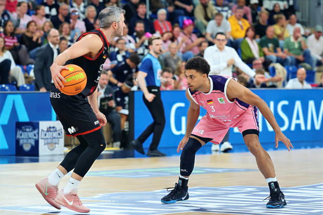 From left: Martin Bogdanov (SBB Baskets Wolmirstedt), 6, vs. Kevin McClain (MLP Academics Heidelberg), 03 GER BBL MLP Academics Heidelberg SBB Baskets Wolmirstedt Basketball Barmer 2 Basketball Bundesliga ProA Matchday 4, 2026–2027 Season, October 10, 2026 GER MLP Academics Heidelberg SBB Baskets Wolmirstedt, Basketball Barmer 2 Basketball Bundesliga ProA Matchday 4, 2026–2027 season, October 10, 2026, Heidelberg Copyright: xEibner-Pressefoto JoergxHirschx EP_JHH