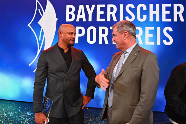 Coach Vincent KOMPANY of Bayern Munich receives the Honorary Award from Bavarian Minister-President Markus SOEDER, Bavarian Sports Award 2026 at BMW Welt, Red Carpet, October 10, 2026