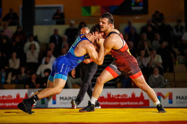 DRB BIRTAT Bundesliga, Day 6 of Competition, ASV Mainz 88 vs. KG Baienfurt Ravensburg, Mainz, October 10, 2026 Match between Mehmet Mustafa Sahin (red), ASV Mainz 88, and Valeriu Toderean (blue), KG Baienfurt Ravensburg, 75 kg Greco-Roman style DRB BIRTAT Bundesliga, Day 6 of competition, ASV Mainz 88 vs. KG Baienfurt Ravensburg, Sporthalle am großen Sand, Mainz, October 10, 2026 Copyright: xBEAUTIFULxSPORTS Hahnex