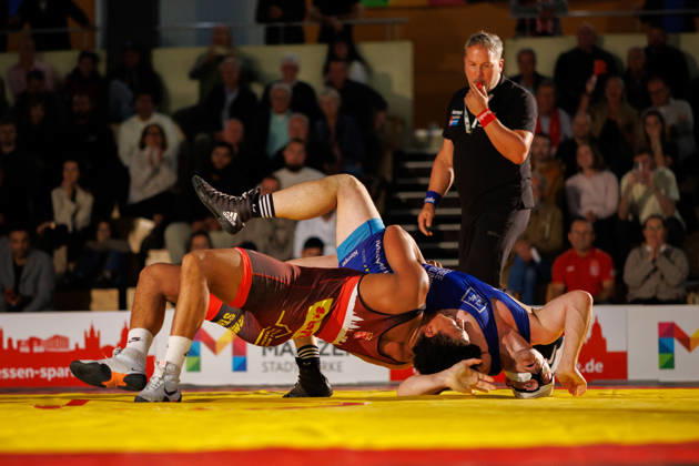 DRB BIRTAT Bundesliga, Day 6 of Competition, ASV Mainz 88 vs. KG Baienfurt Ravensburg, Mainz, October 10, 2026 Match between Yassine Ben Labed (red), ASV Mainz 88, and Jan Zirn (blue), KG Baienfurt Ravensburg, Greco-Roman up to 130 kg DRB BIRTAT Bundesliga, Day 6 of Competition, ASV Mainz 88 vs. KG Baienfurt Ravensburg, Sporthalle am großen Sand, Mainz, October 10, 2026 Copyright: xBEAUTIFULxSPORTS Hahnex