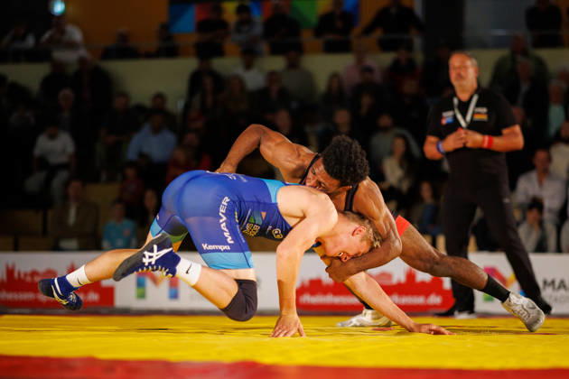 DRB BIRTAT Bundesliga, Day 6 of Competition, ASV Mainz 88 vs. KG Baienfurt Ravensburg, Mainz, October 10, 2026 Match between Andre Clarke (red), ASV Mainz 88, and Ruwen Hund (blue), KG Baienfurt Ravensburg, 71 kg freestyle DRB BIRTAT Bundesliga, Day 6 of Competition, ASV Mainz 88 vs. KG Baienfurt Ravensburg, Sporthalle am großen Sand, Mainz, October 10, 2026 Copyright: xBEAUTIFULxSPORTS Hahnex