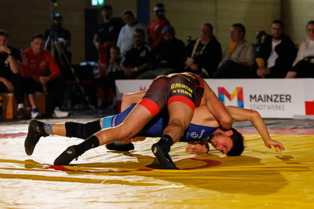 DRB BIRTAT Bundesliga, Day 6 of Competition, ASV Mainz 88 vs. KG Baienfurt Ravensburg, Mainz, October 10, 2026 Match between John Keterling (red), ASV Mainz 88, and Norik Harutyunyan (blue), KG Baienfurt Ravensburg, freestyle up to 61 kg DRB BIRTAT Bundesliga, Day 6 of Competition, ASV Mainz 88 vs. KG Baienfurt Ravensburg, Sporthalle am Großen Sand, Mainz, October 10, 2026 Copyright: xBEAUTIFULxSPORTS Hahnex