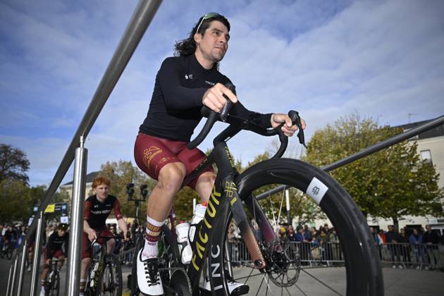 Paris Tours 2026 Cycling Race TOURS, FRANCE - OCTOBER 11 : Boardman Samuel (USA) of Modern Adventure Pro Cycling during the 120th edition of Paris Tours an UCI ProSeries 1.Pro one day cycling road race for Men Elite of 216.2 km with start in Chartres and finish in Tours on October 11, 2026 in Tours, France, 11 10 2026 ( Motordriver Guy De Vuyst - Tours France  Copyright: xNicoxVereeckenx