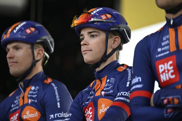 Paris Tours 2026 Cycling Race TOURS, FRANCE - OCTOBER 11 : Jacobs Lennes (BEL) of Team Picnic PostNL during the 120th edition of Paris Tours an UCI ProSeries 1.Pro one day cycling road race for Men Elite of 216.2 km with start in Chartres and finish in Tours on October 11, 2026 in Tours, France, 11 10 2026 ( Motordriver Guy De Vuyst - Tours France  Copyright: xNicoxVereeckenx