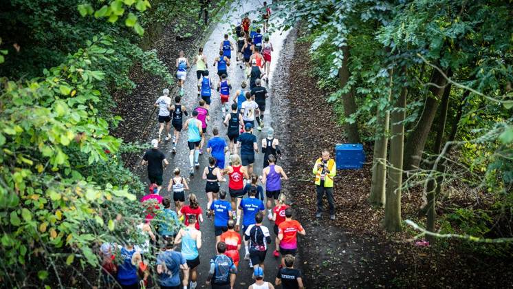 Marathon at Lake Baldeney in Essen ** FOR EDITORIAL USE ONLY ** EDITORIAL USE ONLY ** p On Sunday morning, October 11, 2026, approximately 1,200 runners will set out on a two-lap course around Lake Baldeney during the Lake Baldeney Marathon. Germany, North Rhine-Westphalia, Essen. Copyright MartinxMöller Copyright: MartinxMöller doc87zd3wqka7l12w6scvbr ,EDITORIAL USE ONLY Copyright: MartinxMöller