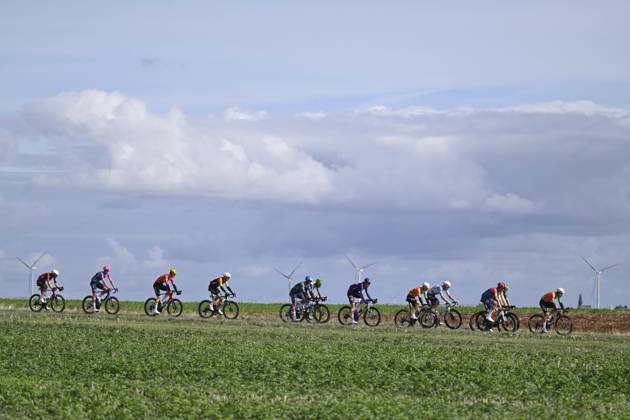 Paris Tours 2026 Cycling Race TOURS, FRANCE - OCTOBER 11 : Soderqvist Jakob (SWE) of Lidl - Trek, Bissegger Stefan (SUI) of Decathlon CMA CGM Team, Lampaert Yves (BEL) of Soudal Quick-Step, Ingebrigtsen Storm (NOR) of Uno-X Mobility, Rutsch Jonas (GER) of Lotto - Intermarche, Louvel Matis (FRA) of NSN Cycling Team, Van Den Berg Julius (NED) of Team Picnic PostNL, Calabuig Estanislao (ESP) of Caja Rural - Seguros RGA, Ourselin Paul (FRA) of Cofidis, Rasenberg Martijn (NED) of Unibet Rose Rockets, Cardis Romain (FRA) of St Michel - Preference Home - Auber93, Guglielmi Simon (FRA) of St Michel - Preference Home - Auber93 during the 120th edition of Paris Tours an UCI ProSeries 1.Pro one day cycling road race for Men Elite of 216.2 km with start in Chartres and finish in Tours on October 11, 2026 in Tours, France, 11 10 2026 ( Motordriver Guy De Vuyst - Tours France Copyright: xNicoxVereeckenx