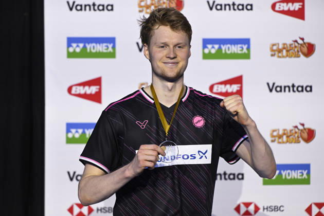 Anders Antonsen of Denmark pose with his medal after winnig the men s singles match against Yushi Tanaka of Japan (not pictured) during the finals at the badminton Clash of Clans Arctic Open 2026 tournament in Vantaa, Finland, on October 11, 2026. - ANTTI AIMO-KOIVISTO Vantaa Finland AqV7_OMsrAA  Copyright: xAnttixAimo-Koivistox AqV7_OMsrAA
