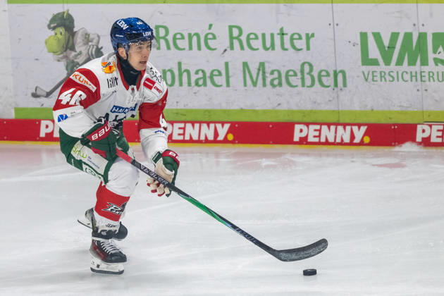 Moritz Elias of the Augsburger Panther, No. 46, skates forward. Krefeld Pinguine vs. Augsburger Panther, ice hockey, Penny DEL, Matchday 8, 2026–2027 season, October 11, 2026 Krefeld Pinguine vs. Augsburger Panther, Ice Hockey, Penny DEL, Matchday 8, 2026–2027 Season, October 11, 2026 Krefeld Copyright: xEibner-Pressefoto ThomasxHaeslerx EP_THR