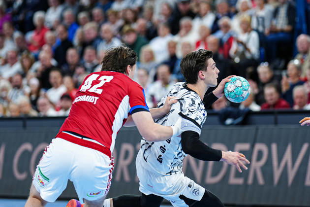 Jan Christian Schmidt, Handball Club Hamburg, 42; Domen Makuc, THW Kiel, 35 (GER); THW Kiel vs. Handball Club Hamburg, Handball, 1st Bundesliga, Matchday 8, 2026–2027 season, October 11, 2026 GER, THW Kiel vs. Handball Club Hamburg, Handball, 1st Bundesliga, Matchday 8, 2026–2027 season, October 11, 2026 Kiel Copyright: xEibner-Pressefoto MarcelxvonxFehrnx EP_MFN