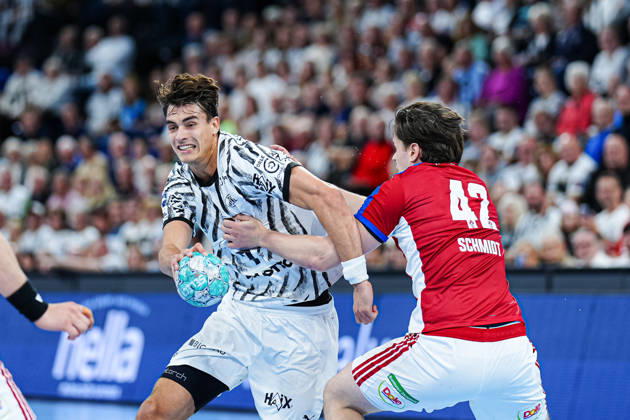 Julian Köster, THW Kiel, 07; Jan Christian Schmidt, Handball Club Hamburg, 42 (GER); THW Kiel vs. Handball Club Hamburg, Handball, 1st Bundesliga, Matchday 8, 2026–2027 Season, October 11, 2026 GER, THW Kiel vs. Handball Club Hamburg, Handball, 1st Bundesliga, Matchday 8, 2026–2027 season, October 11, 2026 Kiel Copyright: xEibner-Pressefoto MarcelxvonxFehrnx EP_MFN