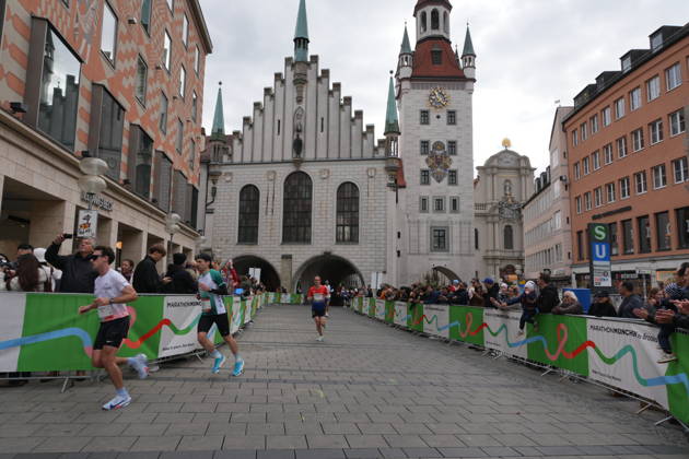 Munich Marathon 2026 MUNICH, GERMANY - OCTOBER 11: Runners pass through Marienplatz with the Old Town Hall in the background during the 2026 Munich Marathon in Munich, Germany on October 11, 2026. Spectators line the barriers along the course through the Bavarian capital. Merve Goettl Anadolu Munih Germany. Editorial use only. Please get in touch for any other usage.  Copyright: x2026xAnadoluxMervexGoettlx