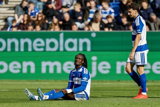 ZWOLLE - Ibrahim Cissoko of PEC Zwolle (l) reacts after a missed chance during the Dutch Eredivisie match between PEC Zwolle and Cambuur at the MAC3Park stadium on October 11, 2026 in Zwolle, the Netherlands. VINCENT JANNINK ANP Eredivisie 2026 27 xVIxANPxSportx xxANPxIVx 572130124 originalFilename: 572130124.jpg