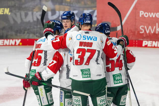 The Panthers celebrate the goal that makes it 2–0. Krefeld Pinguine vs. Augsburger Panther, ice hockey, Penny DEL, Matchday 8, 2026–2027 season, October 11, 2026, Krefeld Pinguine vs. Augsburger Panther, Ice Hockey, Penny DEL, Matchday 8, 2026–2027 Season, October 11, 2026, Krefeld Copyright: xEibner-Pressefoto ThomasxHaeslerx EP_THR